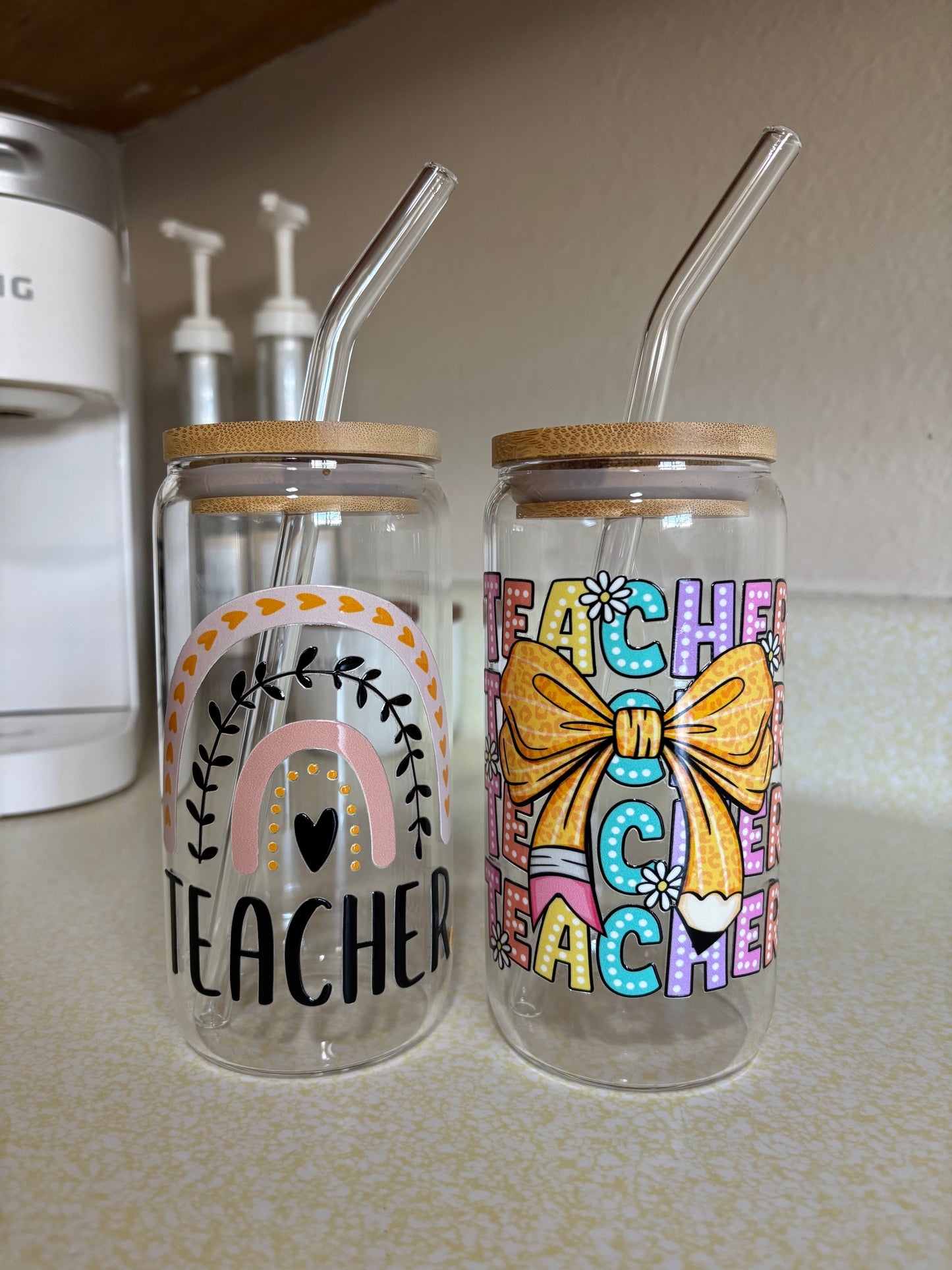 Colorful teacher bow 16oz Cup